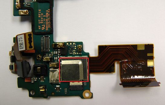 图25：HTC One M8的PCB板，其中红色框中器件为NXP 44701 NFC控制器。