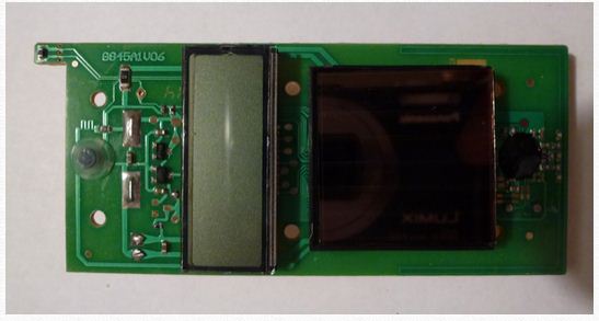 图5：移开电池后的PCB另一面。